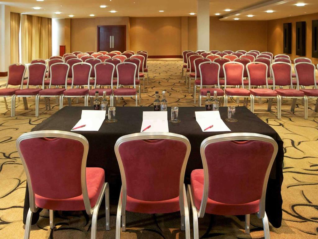 Elegant Meeting Space