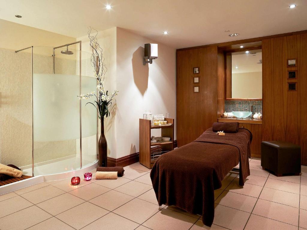 Spa treatment room